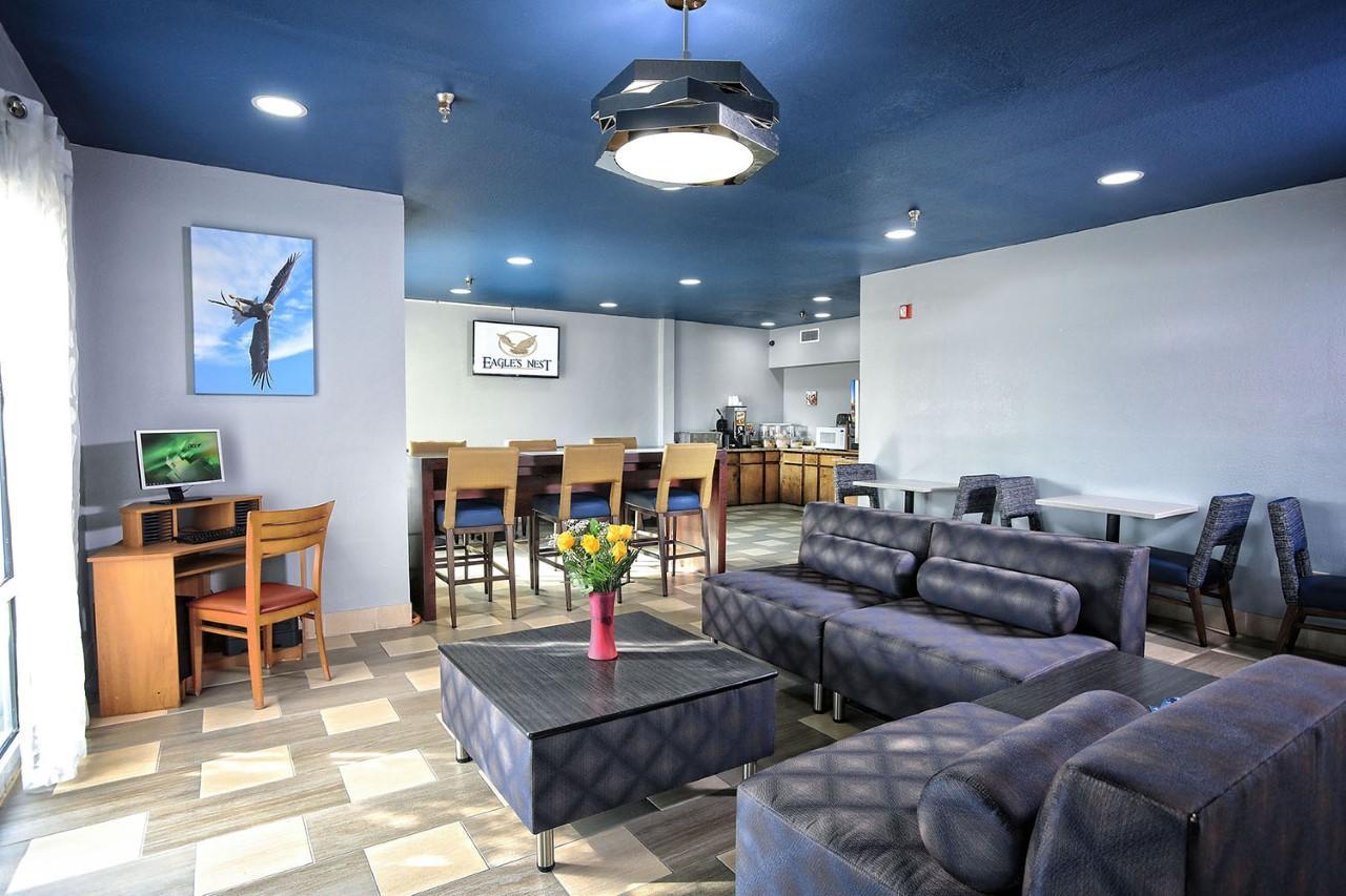 Eagles Nest Inn 斯泰茨伯勒 外观 照片
