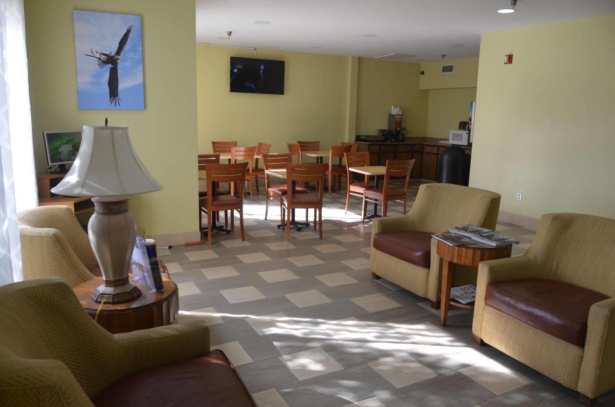 Eagles Nest Inn 斯泰茨伯勒 外观 照片